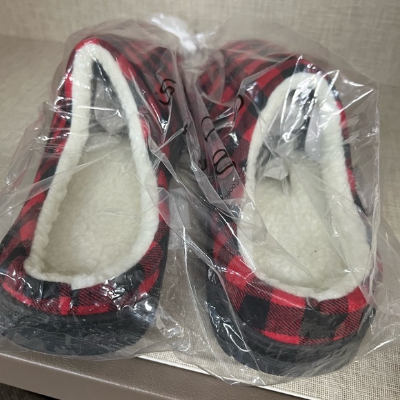 🌺Avon’s Studio 1886 Men’s Slippers - Picture 5 of 5